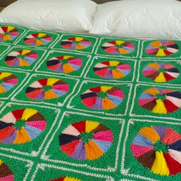 Afghan Color Wheel Hand-knitted Throw Blanket Cover Knit Circle Pattern Artisan - Picture 5 of 13